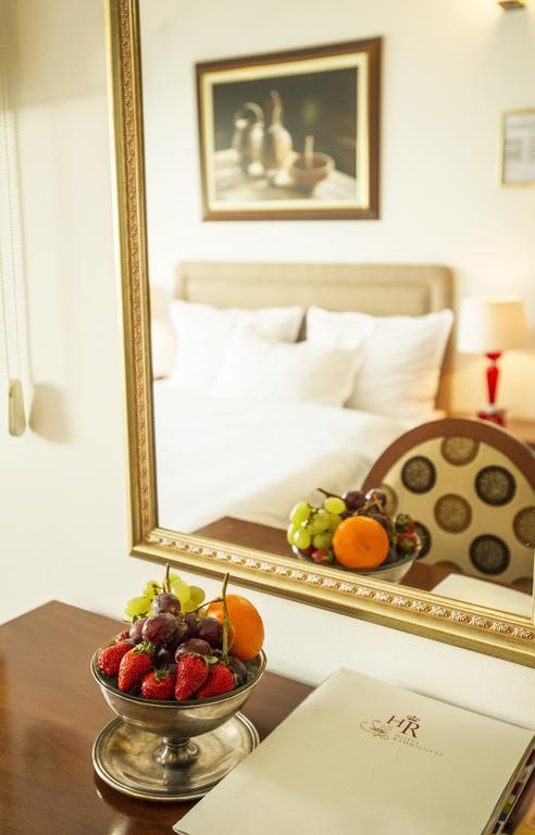 Hotel Radmilovac Belgrad Oda fotoğraf