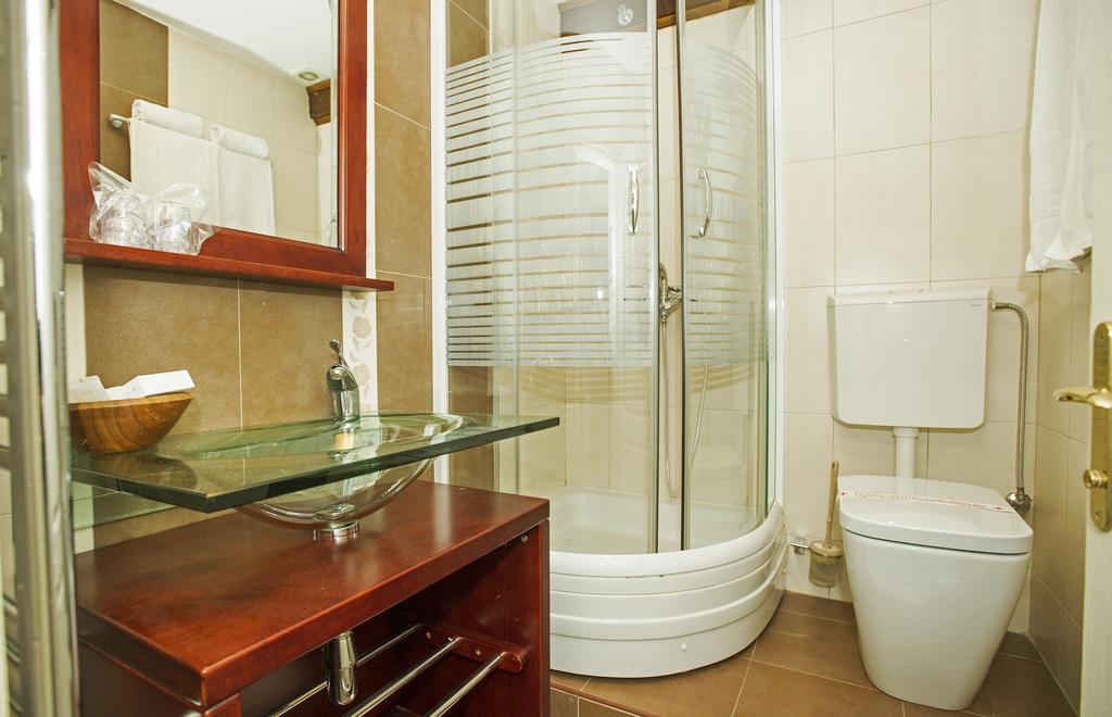 Hotel Radmilovac Belgrad Oda fotoğraf