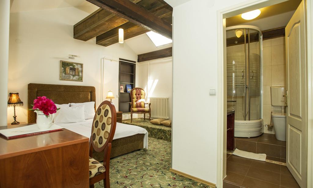 Hotel Radmilovac Belgrad Oda fotoğraf
