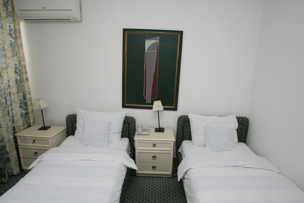 Hotel Radmilovac Belgrad Oda fotoğraf