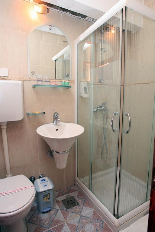 Hotel Radmilovac Belgrad Oda fotoğraf